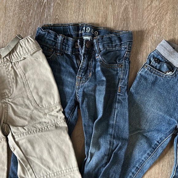 Jeans and khakis 18-24 mo - Picture 4 of 5